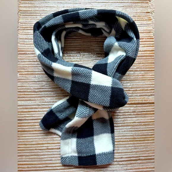 Lands' End Navy and White Checkered Scarf - Picture 2 of 2